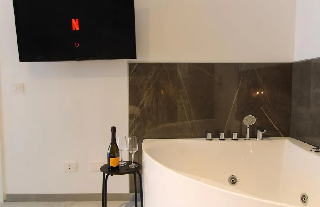 Modern Suites By YOU Rhome in Garbatella-1